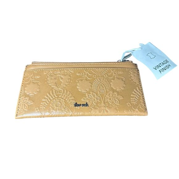 NWT The Sak Women's Embossed Leather Zip Wallet Vintage Beige Compact wristlet - Picture 1 of 6